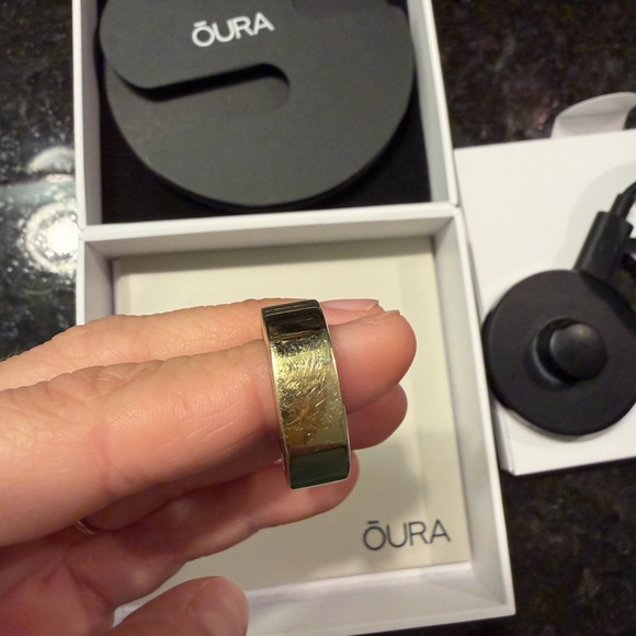 Size 8 Oura Ring Gold Gen 3